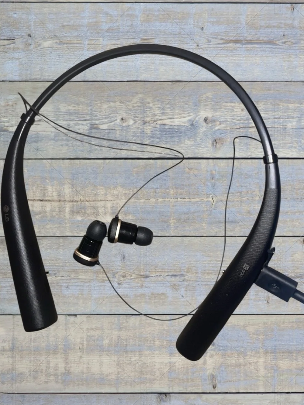 LG TONE PRO HBS-780 Bluetooth Wireless Stereo Neckband Headset — NEW NEVER USED